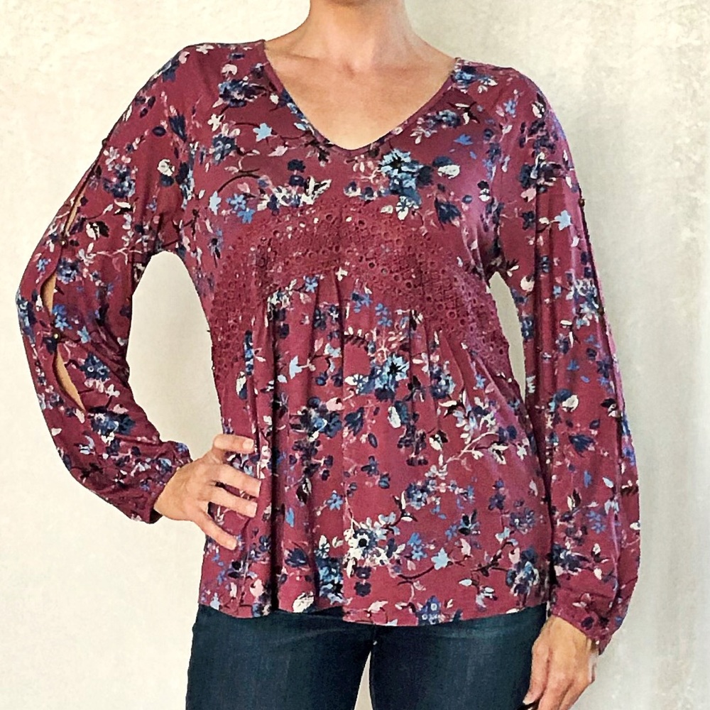 NWT. Peasant blouse with arm cut-outs